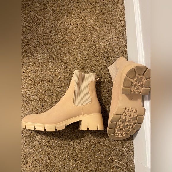 Cream platform ankle boots - Picture 5 of 6